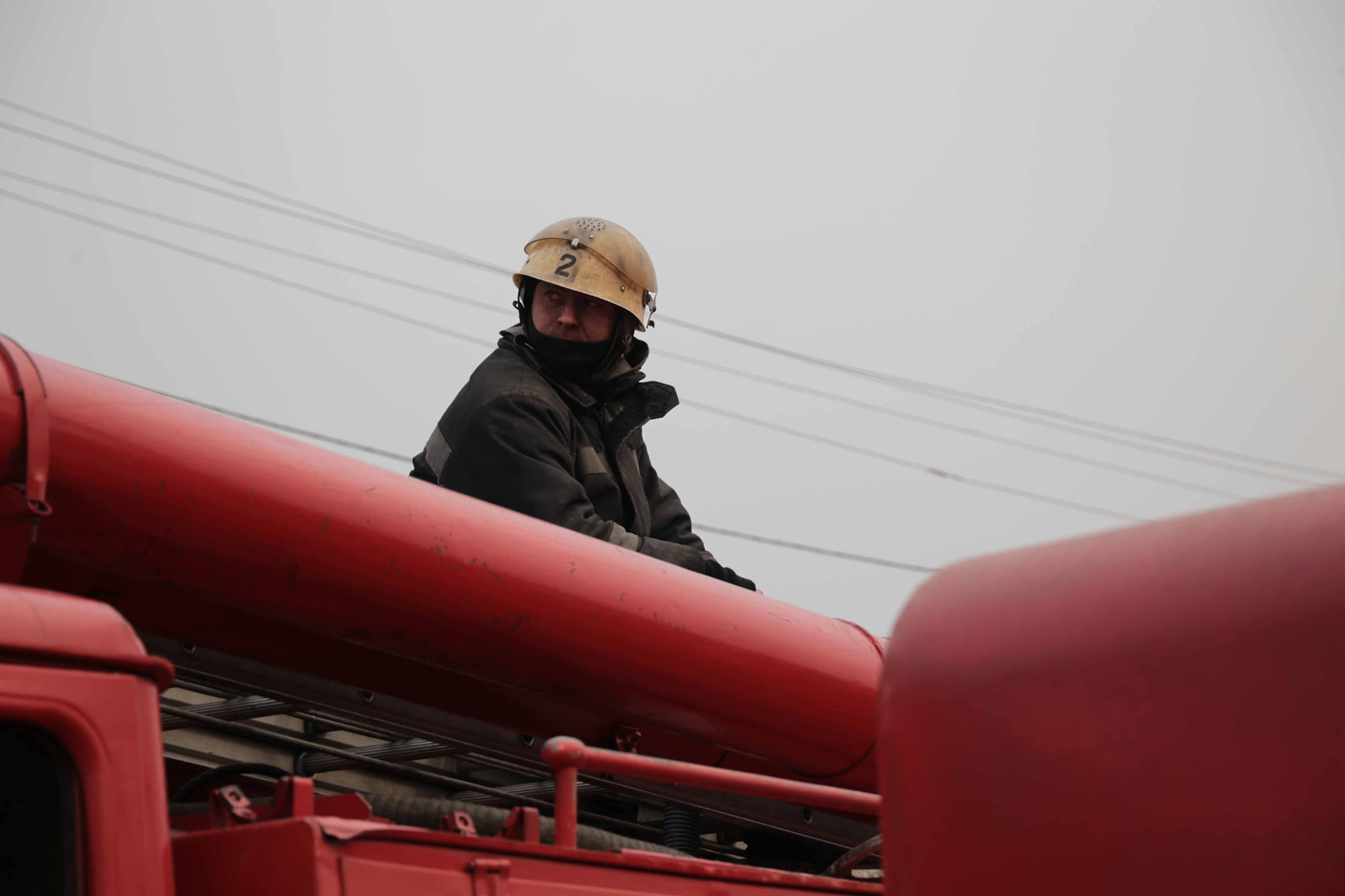 Кадры последствий пожара на Луганщине: КПП "Станица Луганская" сгорел, много погибших