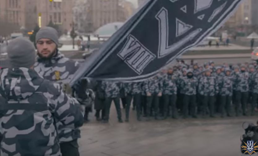 Кадры из Киева, от которых сепаратисты дрожат и понимают, что их время прошло: сотни молодых ребят готовы защищать землю от "российского влияния"