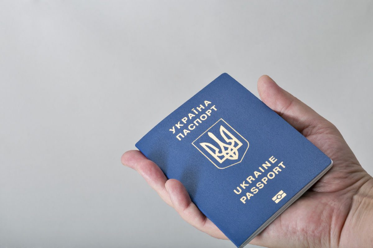 Польша готовит новые правила убежища для украинцев с просроченными документами: что известно