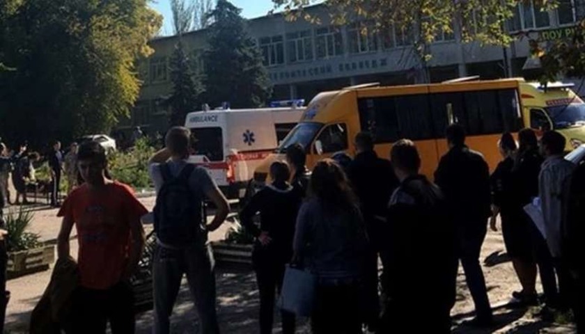 В Сети опубликовано ошеломляющее видео непосредственно из керченского колледжа во время теракта