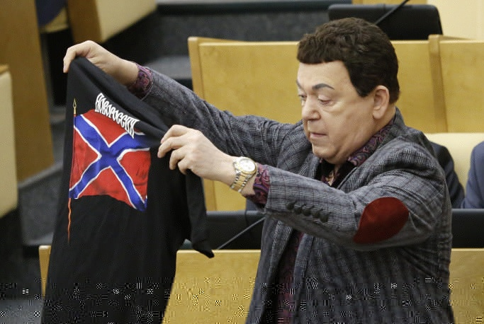 Кобзон предложил депутатам Госдумы надеть футболки "вежливых людей"