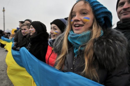Опрос: почти половина украинцев не готова затянуть пояса ради реформ