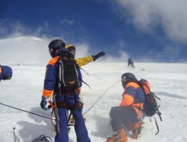 На Эльбрусе найден сорвавшийся с высоты 5 тысяч метров украинец: поисками занимались 9 спасателей и спецтехника