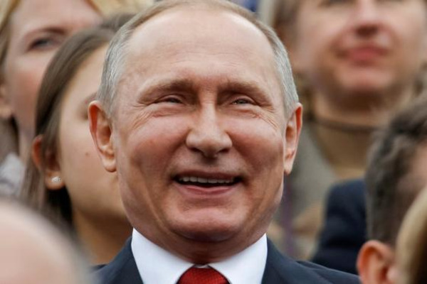 "Когда пластический хирург один на двоих", - пользователи Сети высмеяли внешний вид Владимира Путина