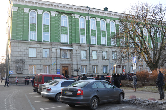 Милиция ищет взрывчатку в Тернопольском медуниверситете