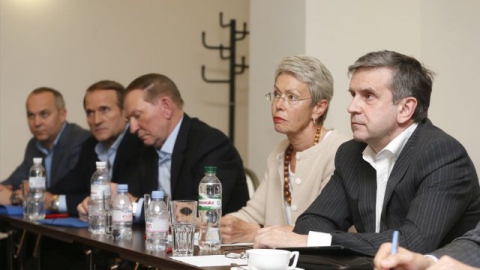 Трехсторонняя группа сегодня соберется для переговоров по урегулированию ситуации на Донбассе