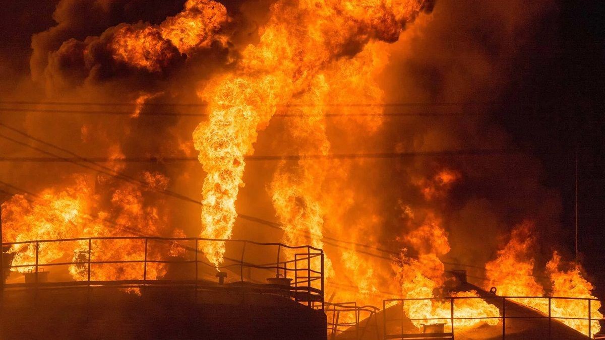 ВСУ ударили по Бобровской нефтебазе под Воронежем - поражены два резервуара