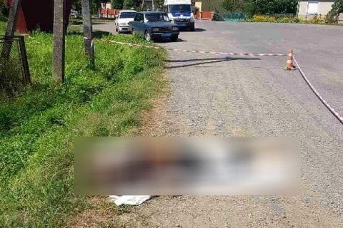 В Закарпатье подросток зарезал родного дядю, а потом принес его тело к зданию сельсовета