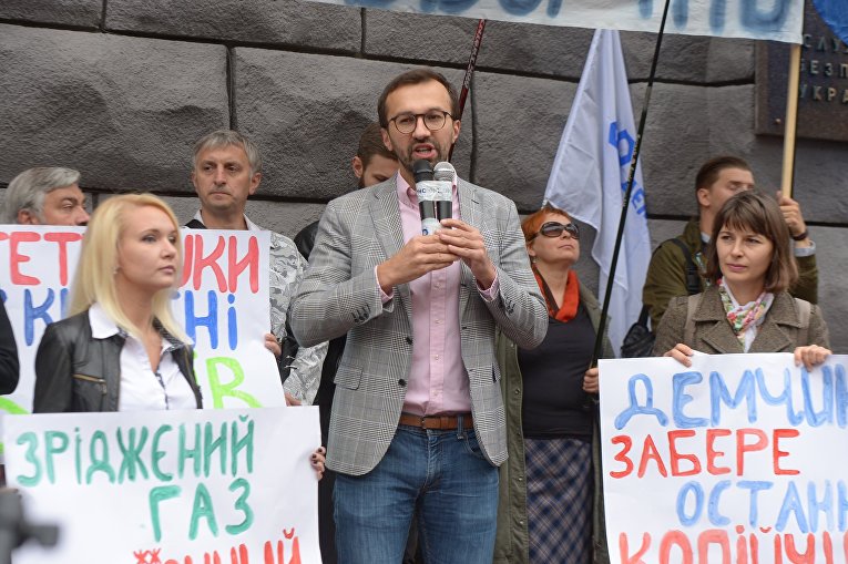 Медведчук собирается судиться с нардепом-журналистом Лещенко за обвинения в спекуляции на рынке газа
