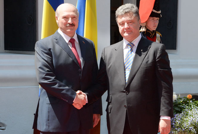 Лукашенко проведет встречу с Порошенко по его просьбе 21 декабря