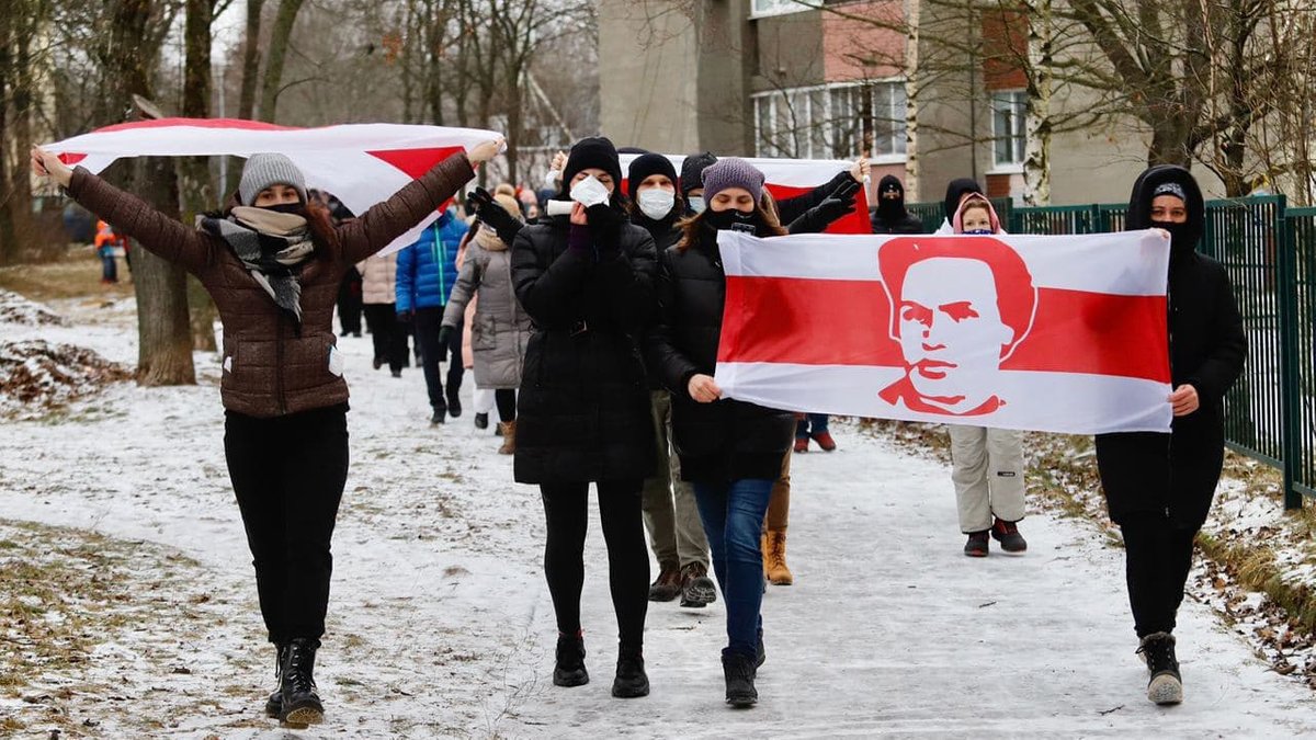 Протесты в Минске: силовики продолжают жесткие задержания