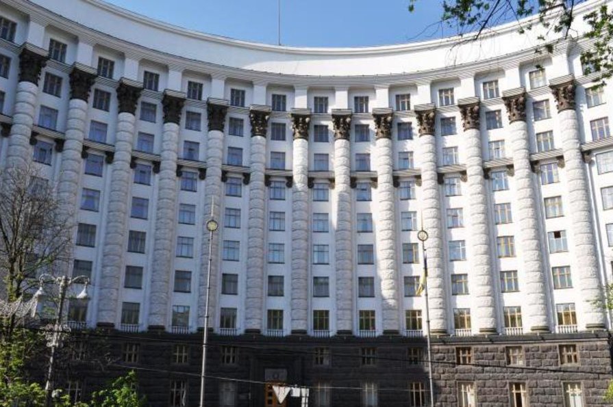 Кабинет министров одобрил увольнение трех глав ОГА