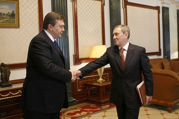 Черновецкий: Янукович очень энергично тянул меня в публичный дом в США