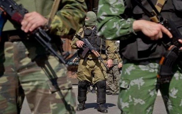 Задержанным в Донецке волонтерам приказали убираться из города