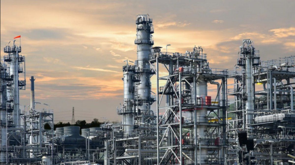 ​Крупнейший переработчик газа на юге России: "хорошие" дроны атаковали Коробковский ГПЗ — кадры