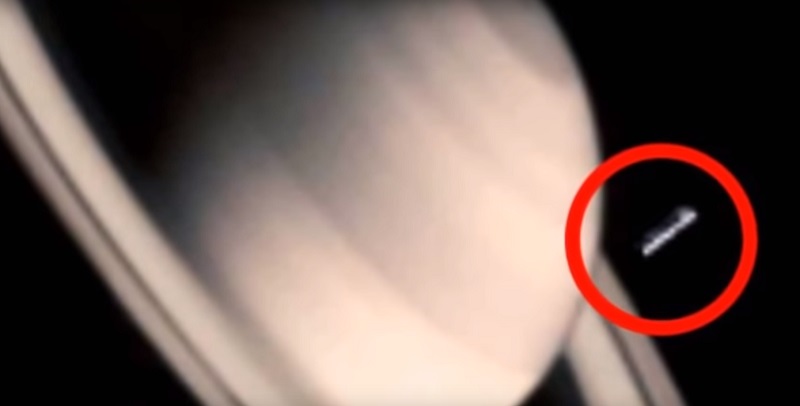 Доказательство существования инопланетян: NASA показало кадры НЛО, который воспламенился возле Сатурна