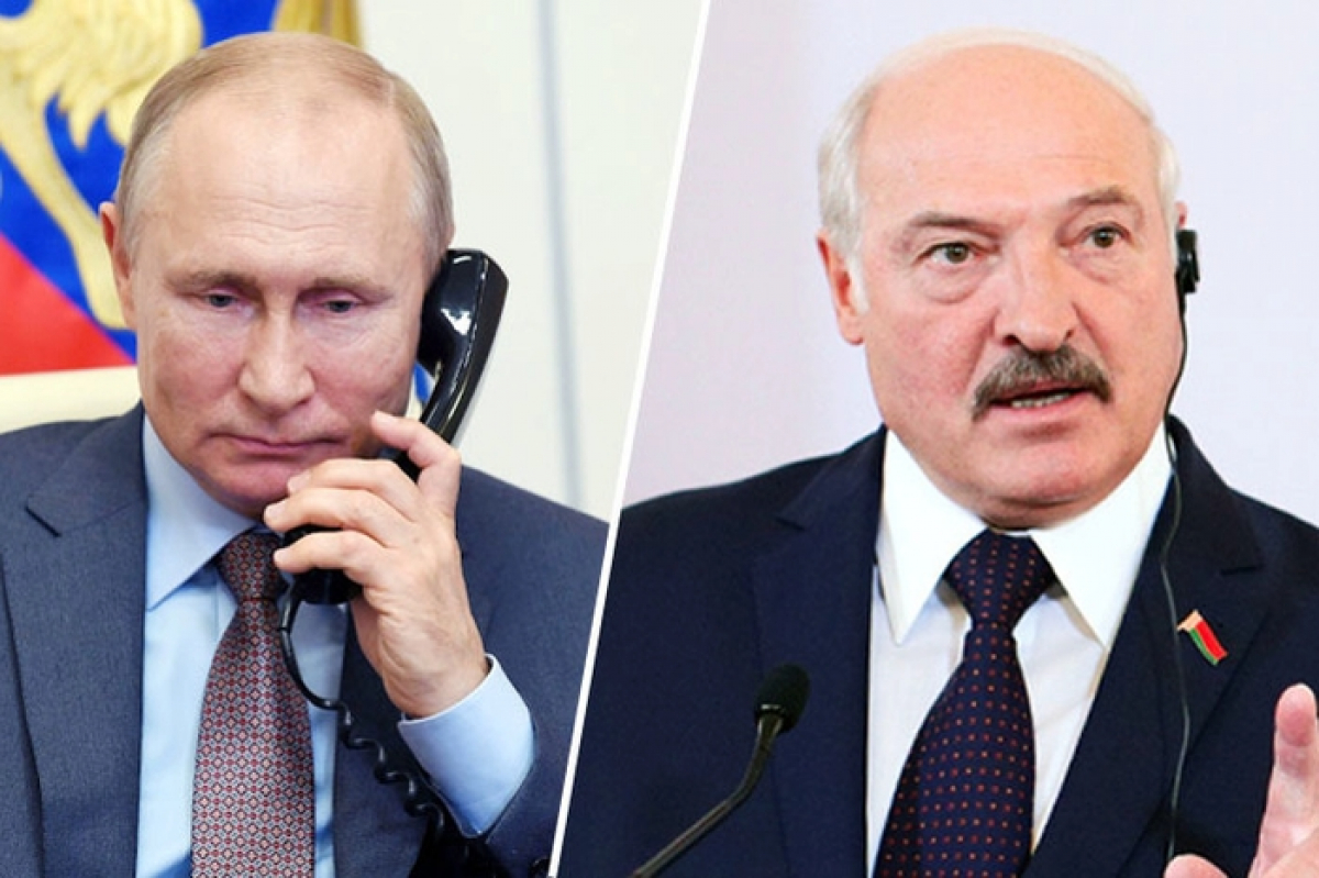 ​В Кремле раскрыли детали телефонного разговора Лукашенко и Путина о протестах в Беларуси
