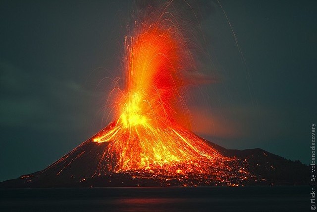 Извержение вулкана в Эквадоре: объявлена эвакуация населения