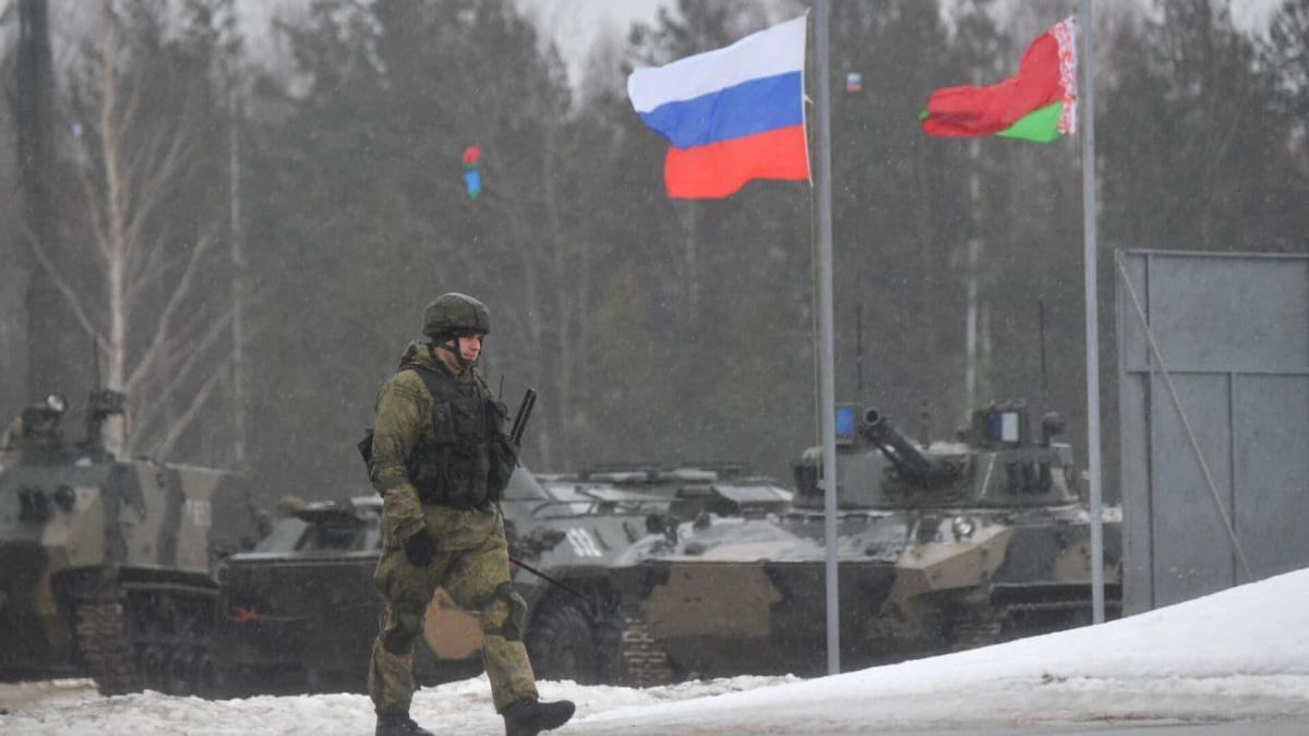 Россия перебрасывает в Украину военных с территории Беларуси - Генштаб