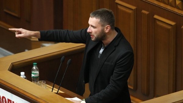 Парасюк объяснил свое нападение на Колесникова благородными мотивами: "Честь и достоинство свое я никому не дам унижать"