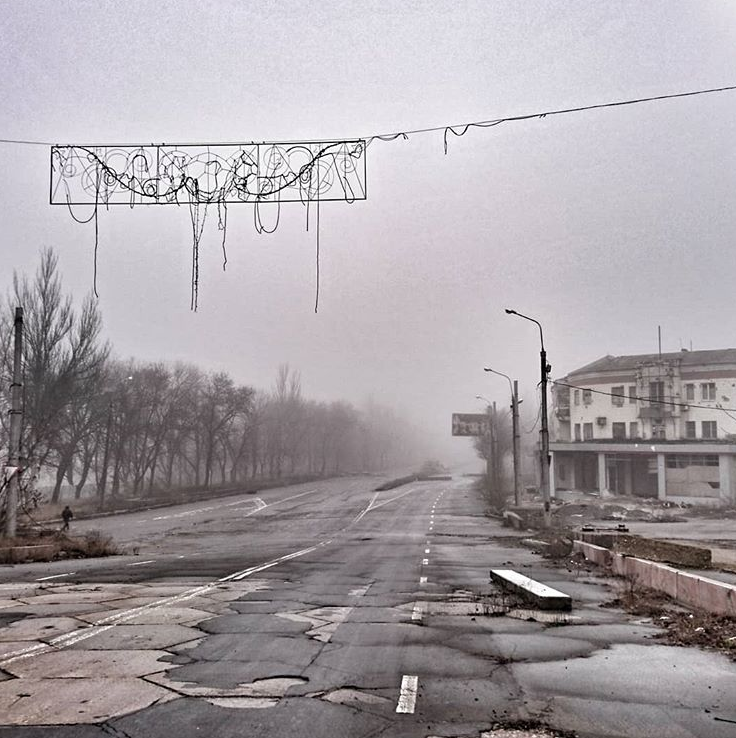 "Донецк для меня начинался именно с этого места. Сейчас оно выглядит как Сайлент-Хилл", - появились новые фото из Донецка, поразившие соцсети