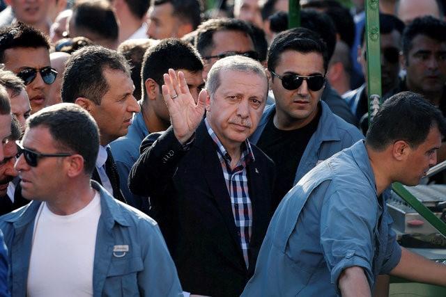 СМИ: истребители мятежников летели за самолетом Эрдогана, но не атаковали его