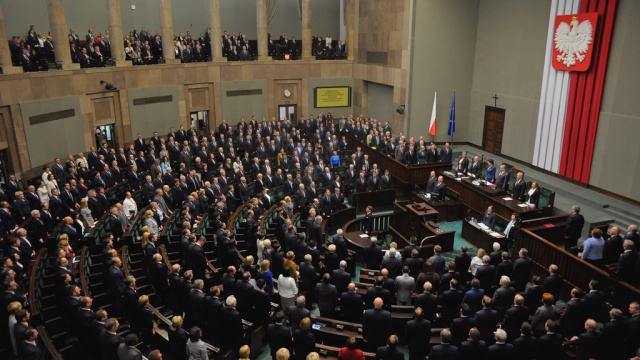 Польша хочет отправить Донбассу свой гуманитарный конвой