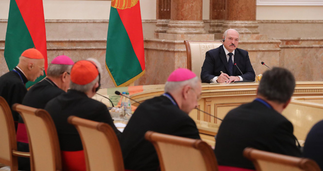 Александр Лукашенко связывает вооруженный конфликт на востоке Украины с тяжелейшим кризисом в Европе