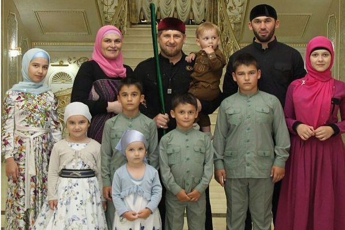 Дань от Москвы увеличится: Кадыров требует еще больше денег для "чеченских семей"