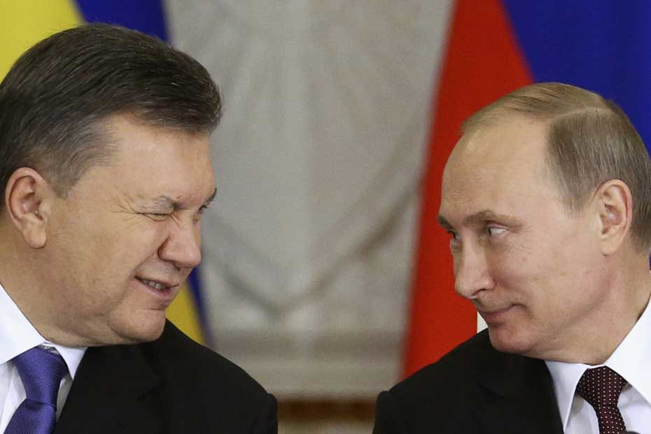 ​"Действует по схеме Януковича", - Лещенко о новом повороте в истории с "дворцом Путина"