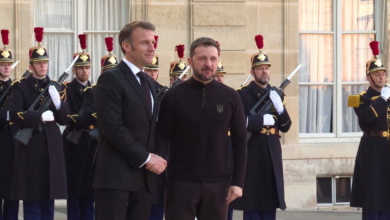 Макрон объявил о новом пакете военной помощи для Украины: что в него войдет
