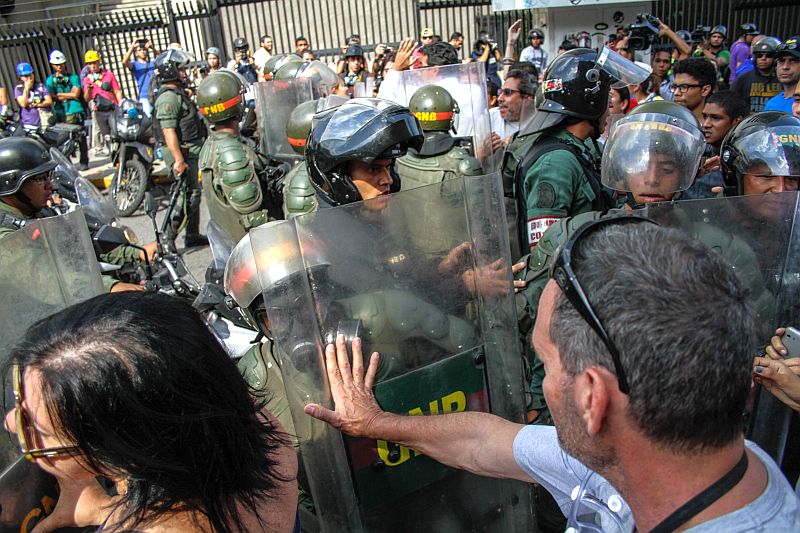 СМИ сообщили о теракте на военной базе в Венесуэле: есть задержанные