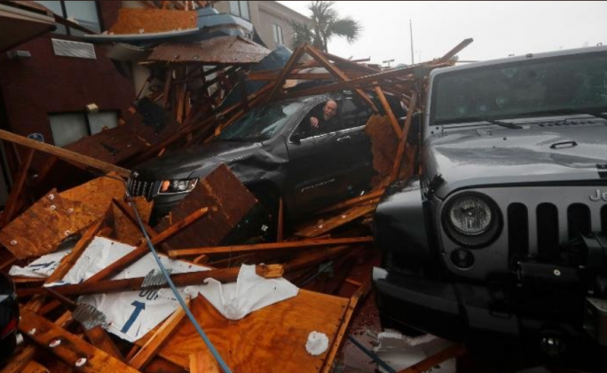 "Ураган столетия" устроил в США тотальную разруху: новые кадры потрясли весь мир