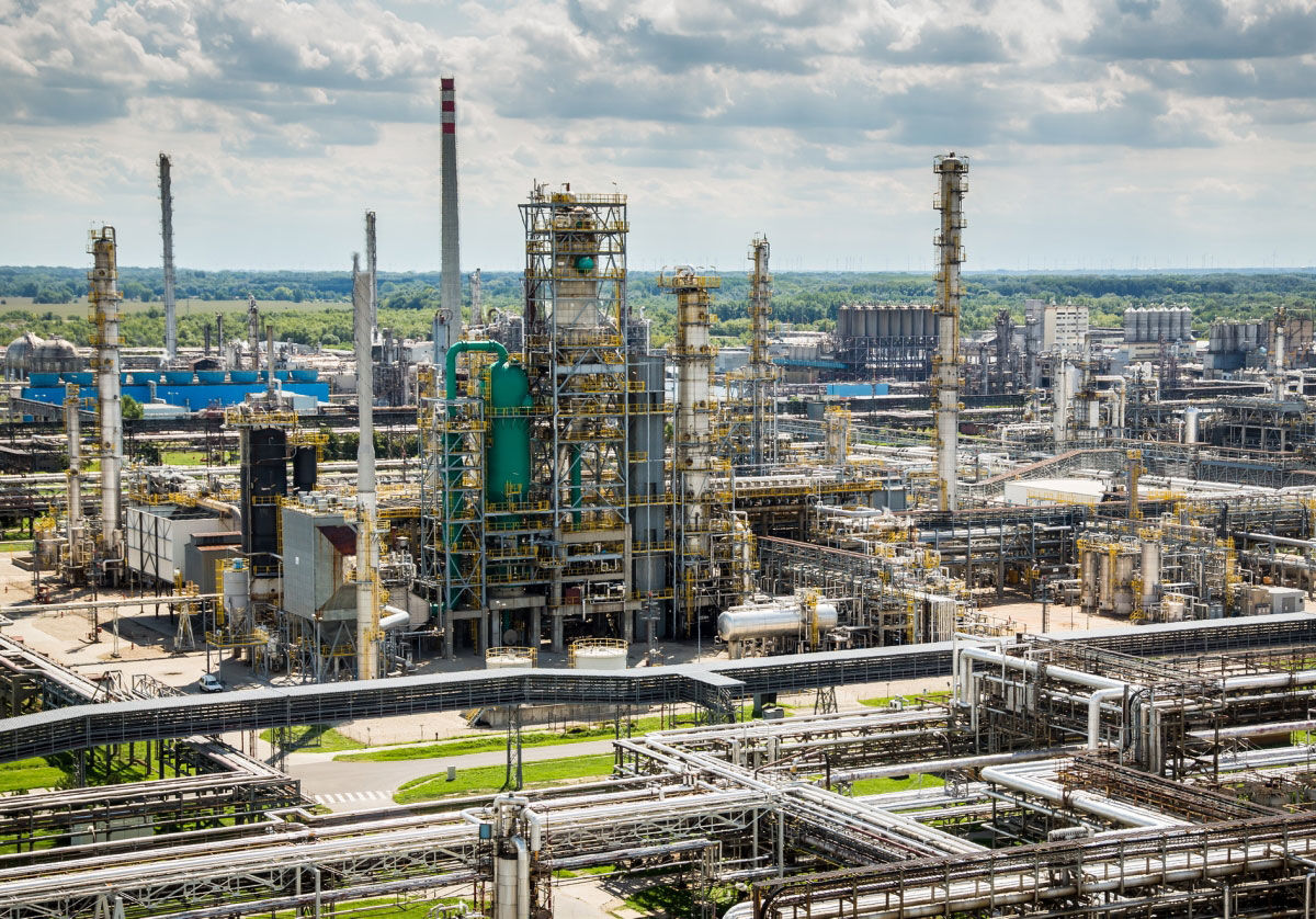 Словакия получила освобождение от санкций ЕС в отношении российской нефти: как это поможет Украине