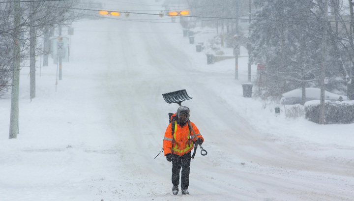 Из-за морозов 135 000 жителей Канады остались без электричества