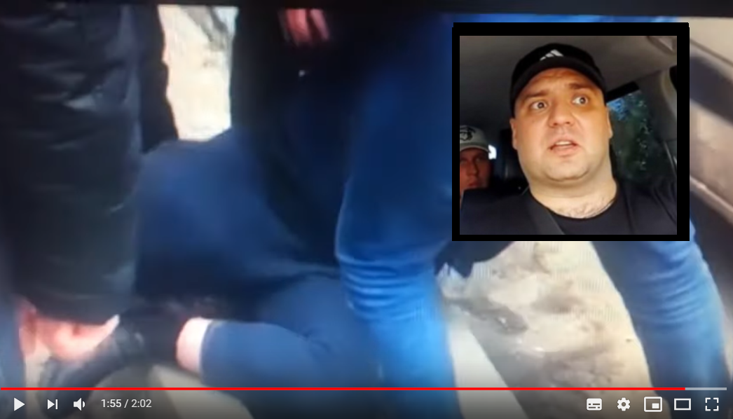 Избивший ветерана АТО Сороченко задержан: полиция жестко "запаковала" блогера, выломав двери - видео