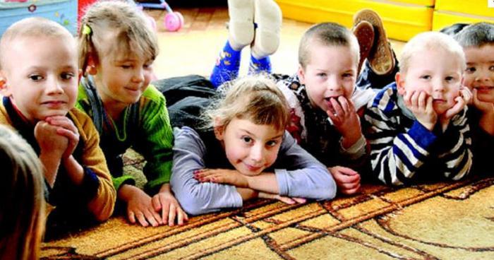 Украинская сторона сообщает об эвакуации детей из Марьинки и Красногоровки