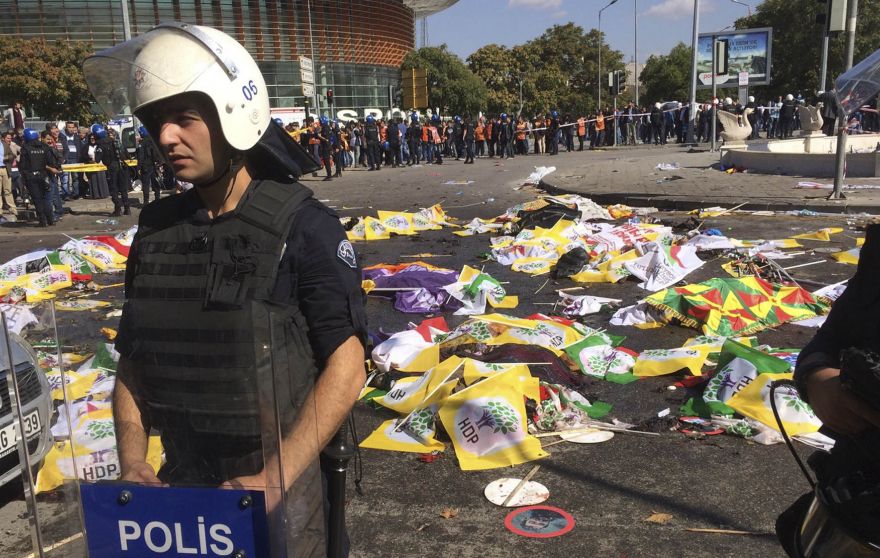 Премьер Турции назвал главного подозреваемого в теракте в Анкаре