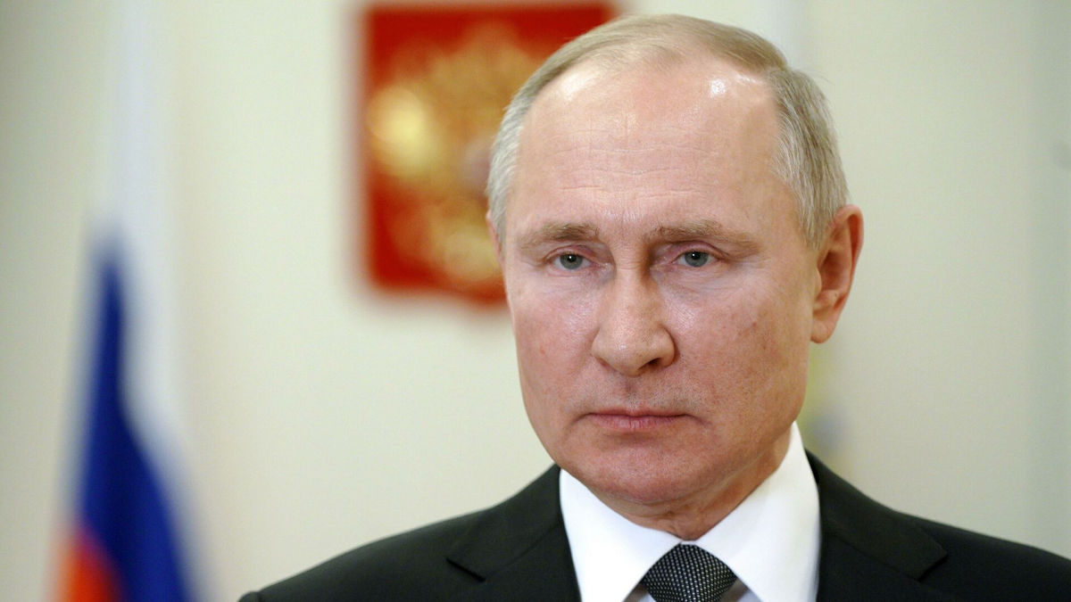 "Путин уже проигрывает", - Голобуцкий о странном поступке хозяина Кремля после слов Байдена