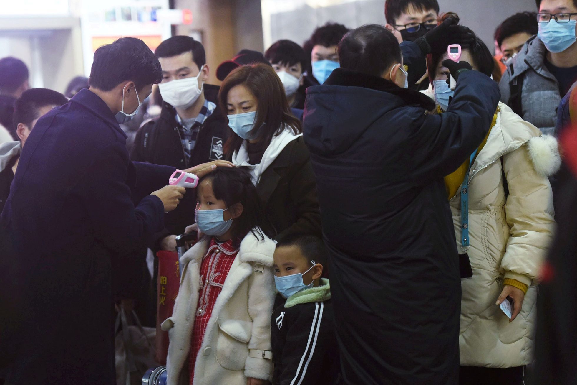 Вирус в Китае: власти заявили о резком изменении количества заражений