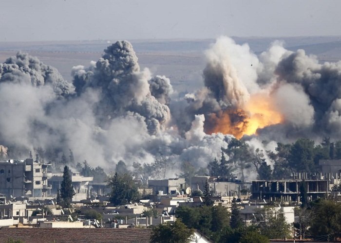 Убитых больше 100 человек: Сирия подверглась новой бомбардировке, разрушены поселки в провинции Дейр-эз-Зор