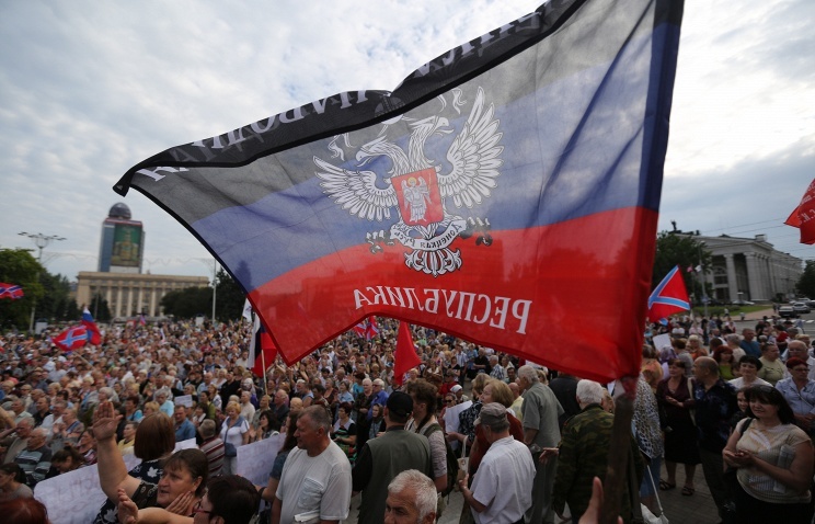 Жители "ЛНР/ДНР" шокированы: Россия открыто заявила о том, что в аннексированном Крыму они теперь иностранцы и лишаются всех льгот