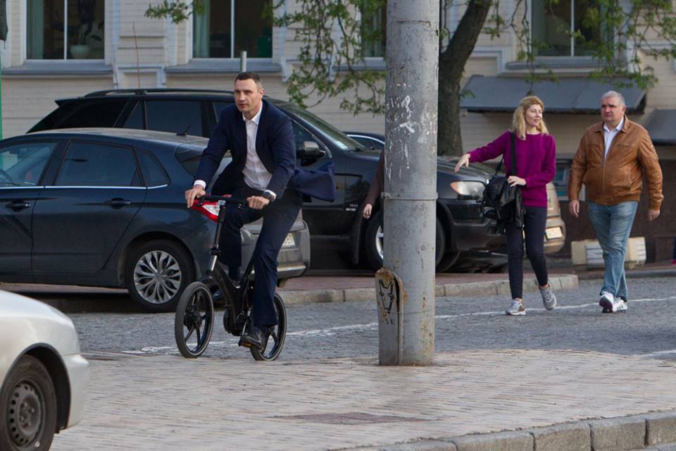 Е-декларация Виталия Кличко: мэр Киева рассказал о коллекции велосипедов, уникальном рояле и совместном бизнесе с братом
