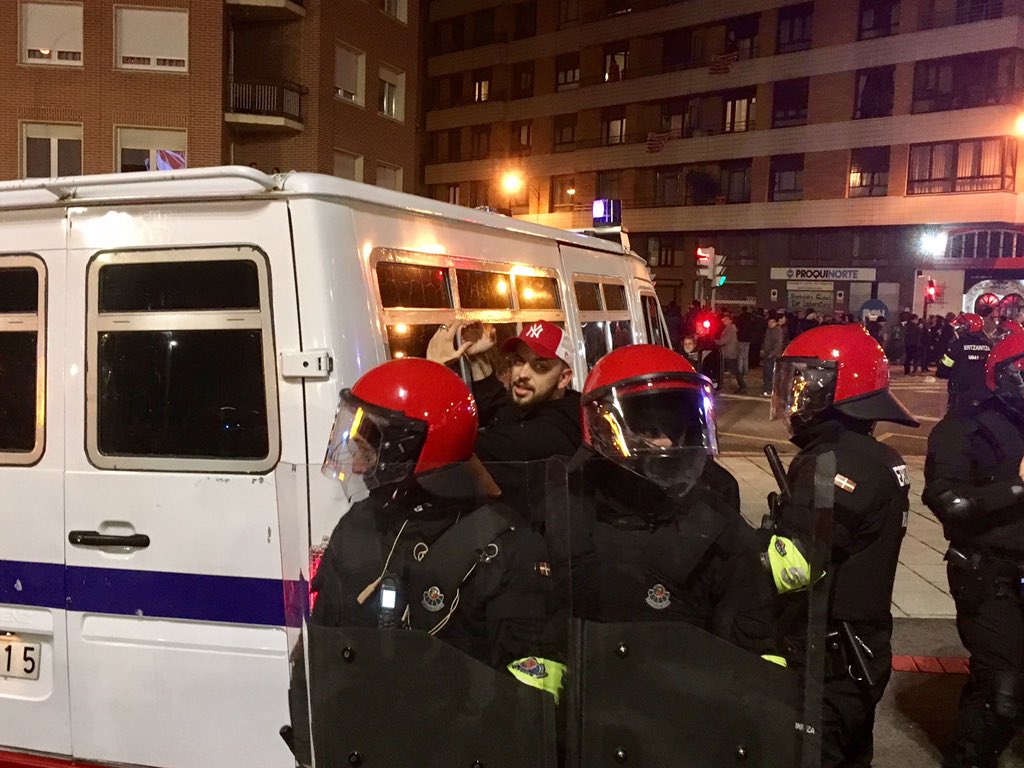 Страшные погромы ультрас "Спартака": полиция Испании задержала известного российского рэпера ST