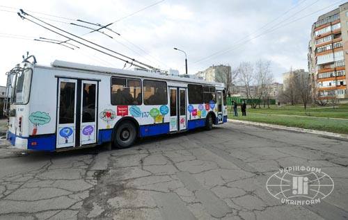 В Северодонецке запустили информационный троллейбус для переселенцев из зоны АТО