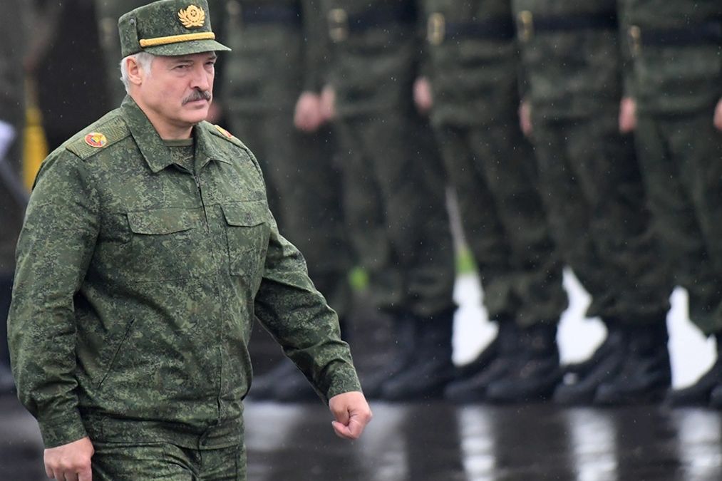 Тысячи военных Беларуси могут отправить воевать в Таджикистан - ОДКБ под угрозой "Талибана"