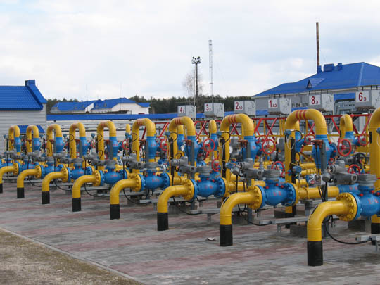 Запасы газа в украинских хранилищах сократились более чем на 44%