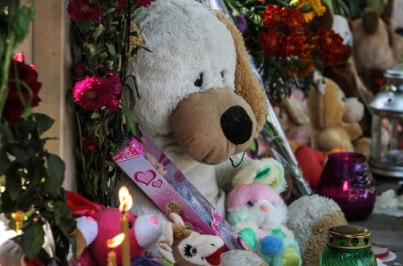 ​“Сегодня умерло много детей. Но игрушки к посольству никто не несет”, - Кабакаев о реакции России на трагедию в Думе