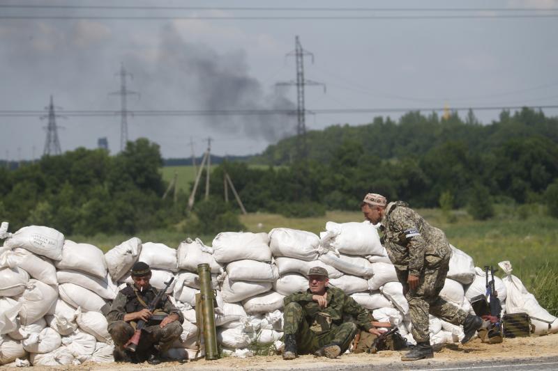 Горсовет: в центральных районах Донецка периодически слышны залпы из тяжелых орудий