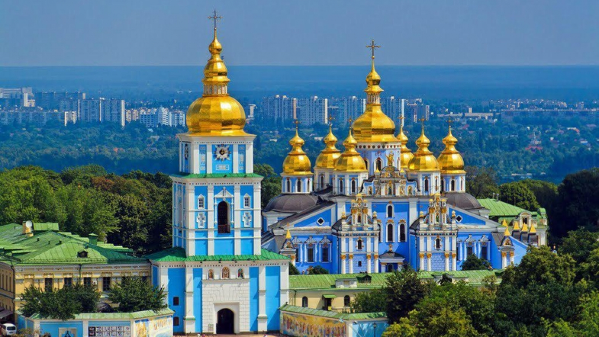 Украинцы относятся положительно ко всем церквям, за исключением одной-единственной: детали соцопроса